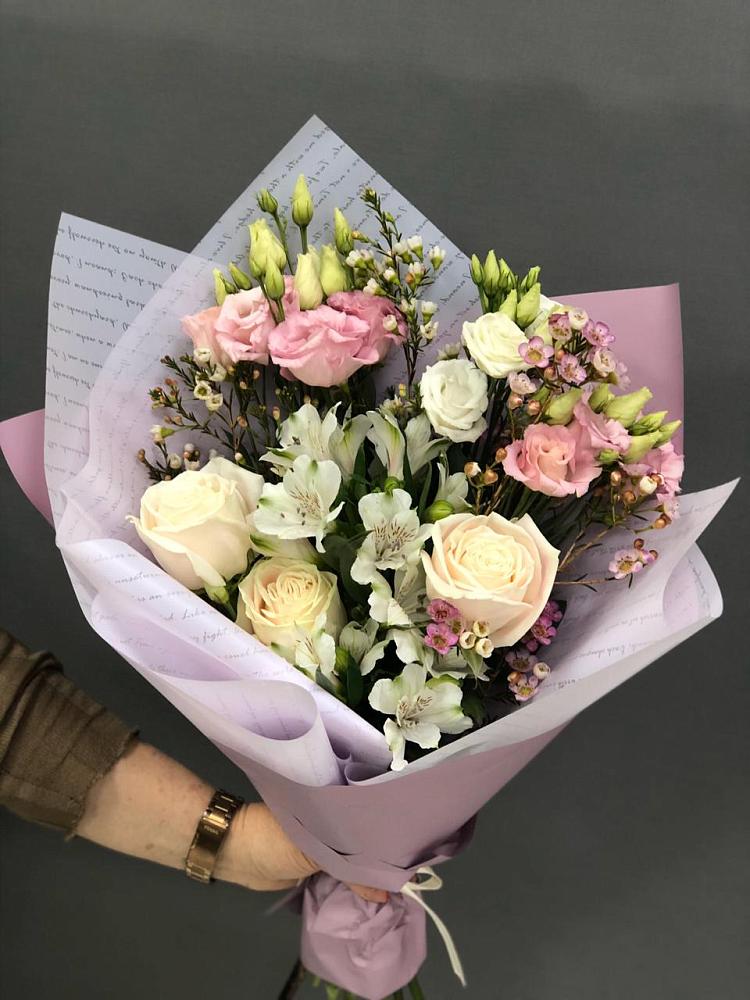 Букет цветов из: Альстромерии, Розы и Лизиантусы в Барсуковской