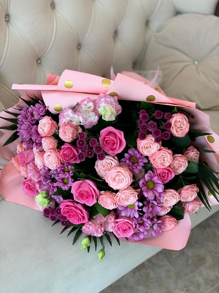 Букет цветов из: Хризантемы, Розы и Лизиантусы в Барсуковской