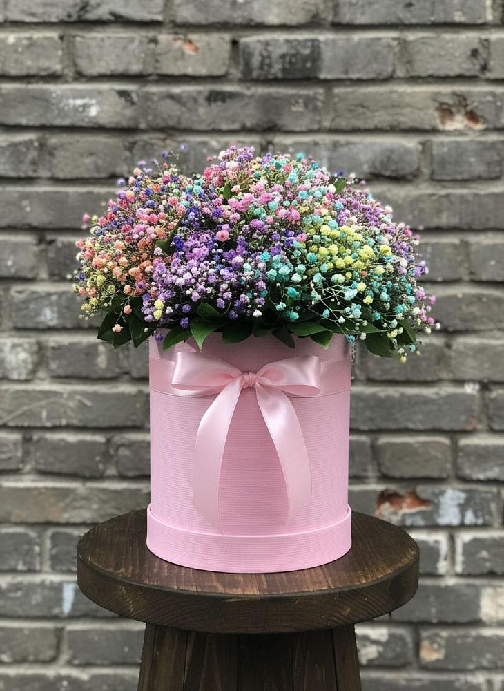 Цветочная композиция из Гипсофила и Розы в шляпной коробке в Барсуковской