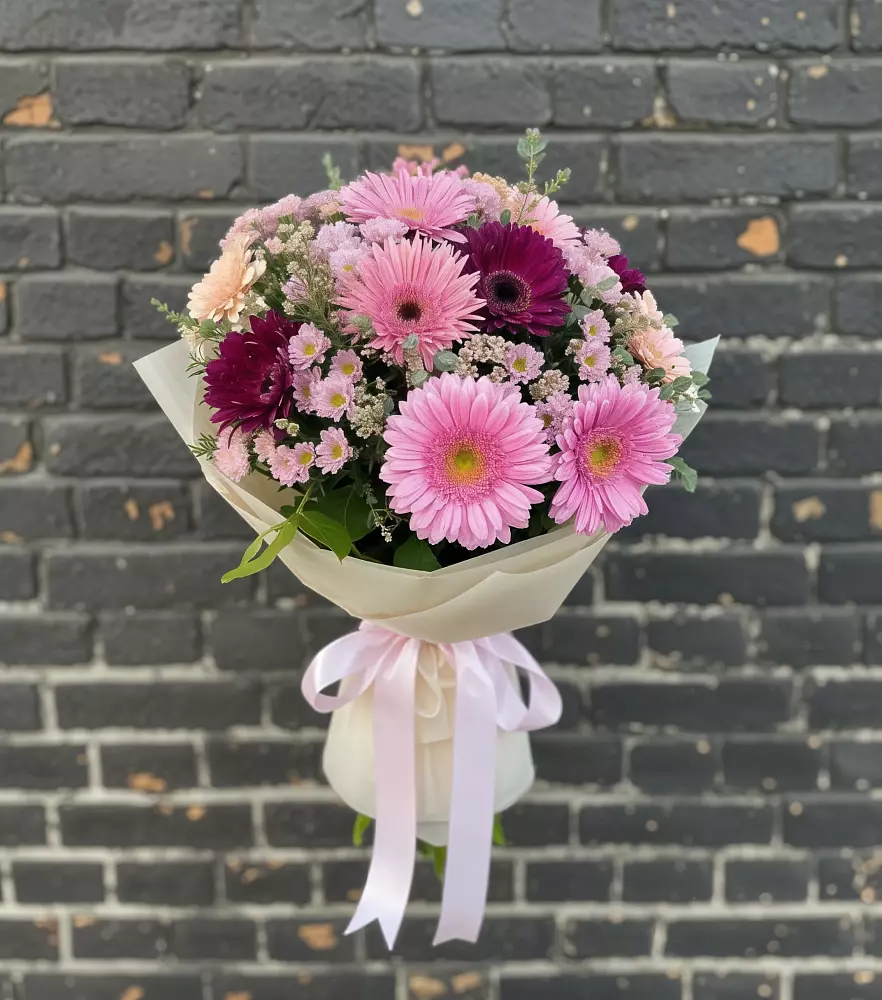 Букет цветов из: Герберы и Хризантемы в Барсуковской