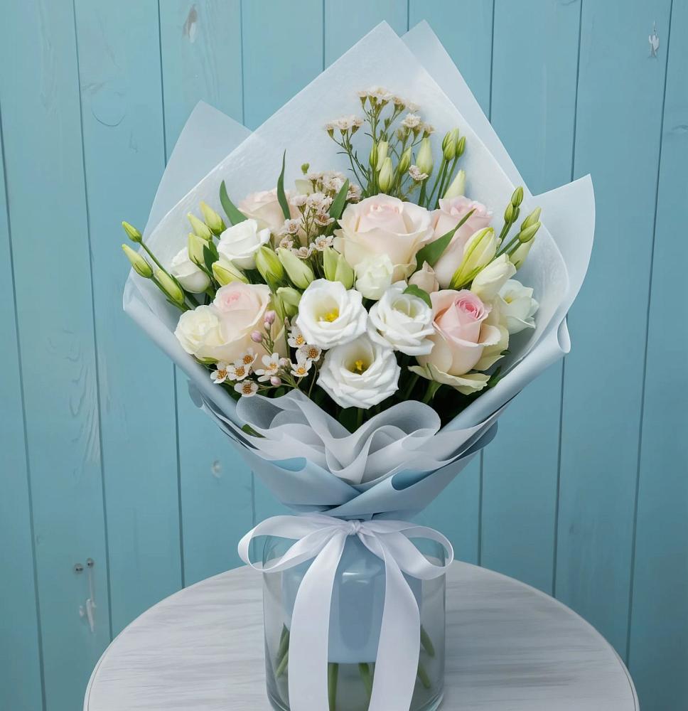 Букет цветов из: Розы и Лизиантусы в Барсуковской