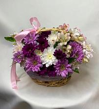 Цветочная композиция из Хризантемы и Альстромерии в корзине в Барсуковской