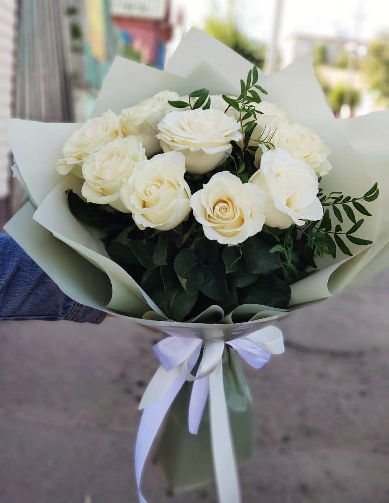 Букет Белые розы Проуд в Барсуковской