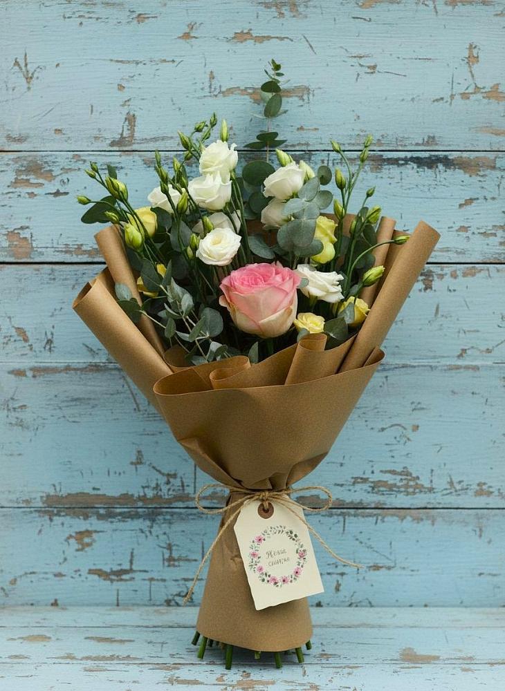 Букет цветов из: Розы и Лизиантусы в Барсуковской