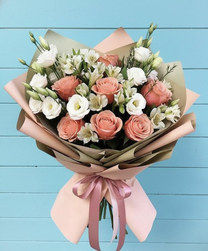 Букет цветов из: Розы, Альстромерии и Лизиантусы в Барсуковской