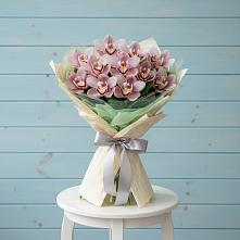 Букет цветов из:  Орхидеи и Розы в Барсуковской