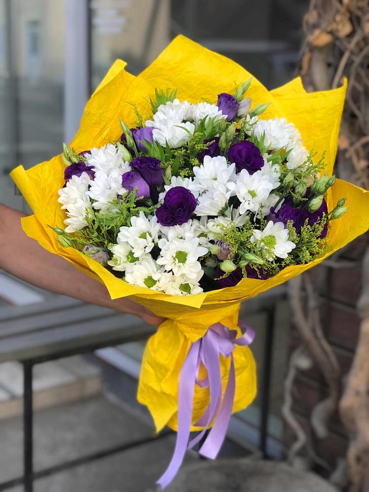 Букет цветов из: Ирисы, Хризантемы и Ромашки в Барсуковской