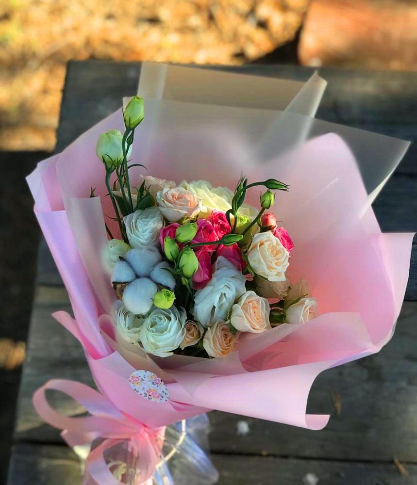 Букет цветов из: Розы и Лизиантусы в Барсуковской