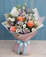 Букет цветов из:  Лизиантусы, Розы, Альстромерии и Гипсофила в Барсуковской