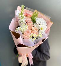 Букет цветов из:  Хризантемы и Розы в Барсуковской