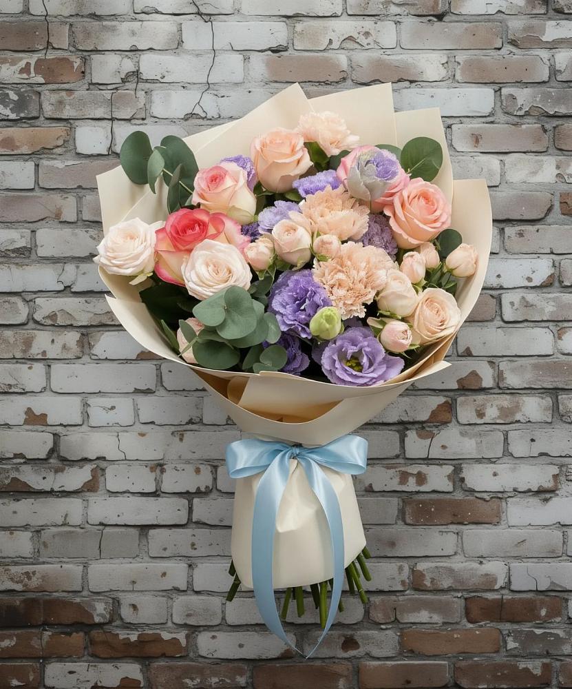 Букет цветов из: Розы, Лизиантусы и Гвоздики в Барсуковской