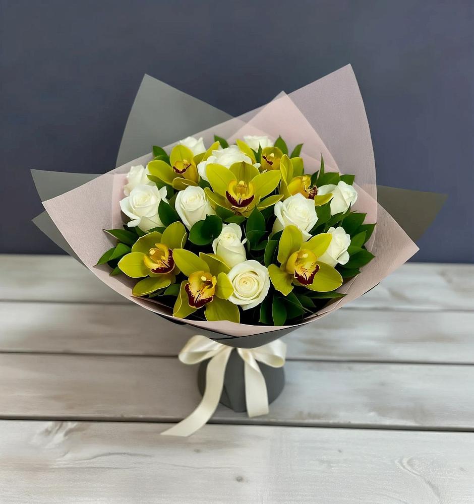 Букет цветов из: Орхидеи и Розы в Барсуковской