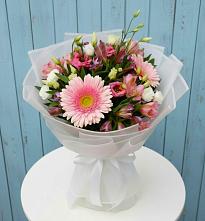 Букет цветов из:  Герберы, Альстромерии и Лизиантусы в Барсуковской