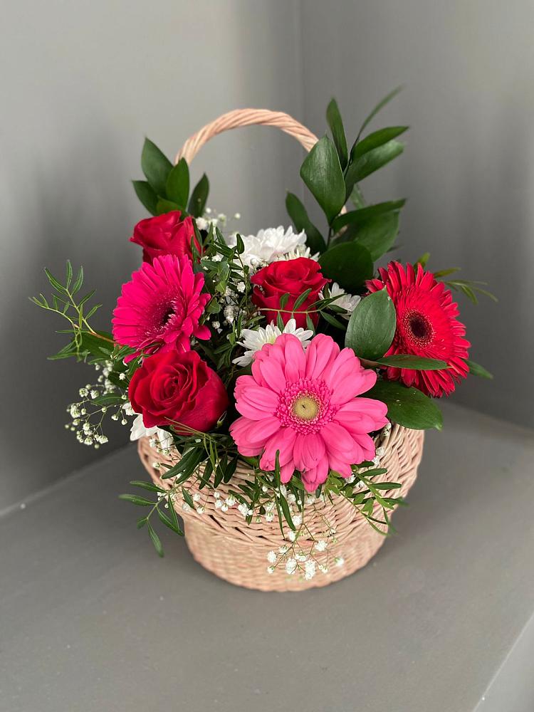 Цветочная композиция из Розы, Хризантемы и Герберы в корзине в Барсуковской