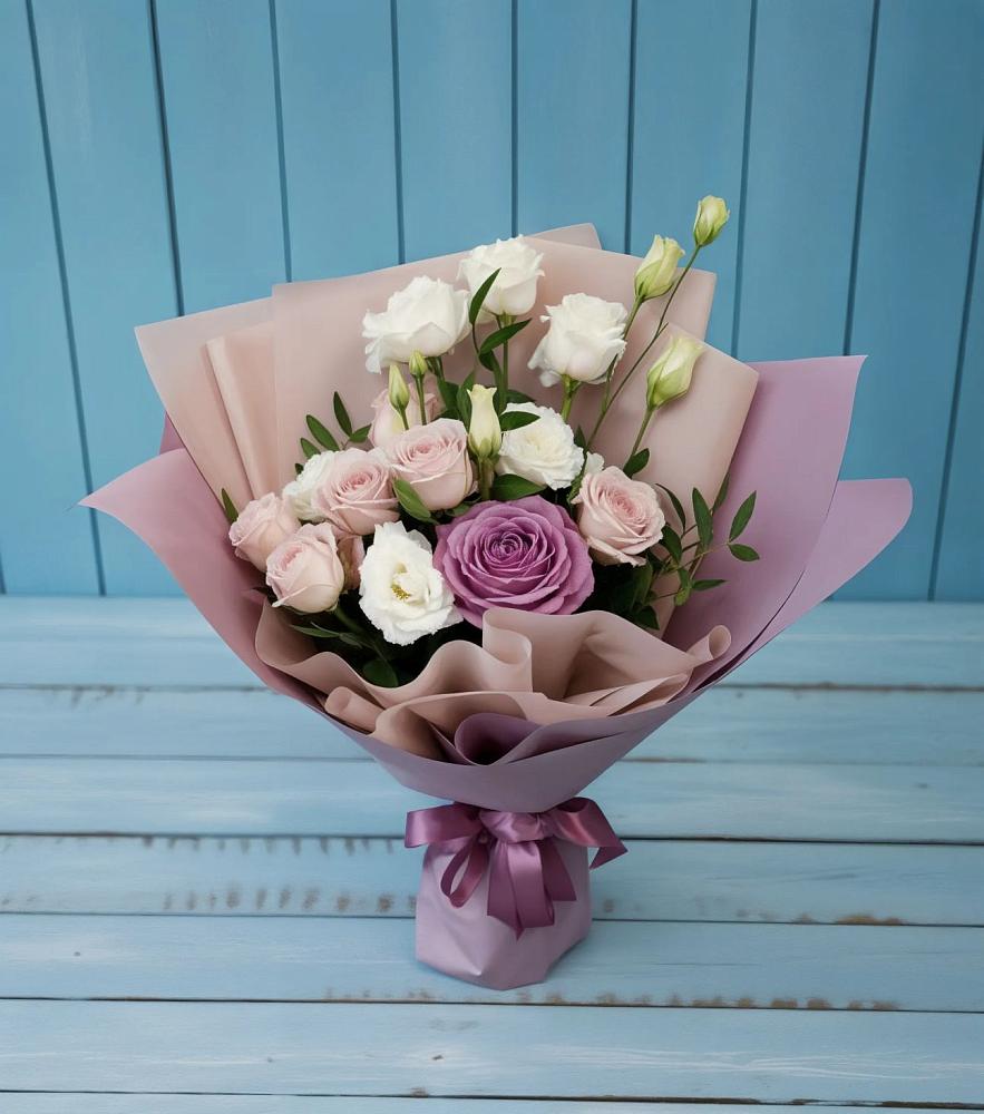 Букет цветов из: Розы и Лизиантусы в Барсуковской